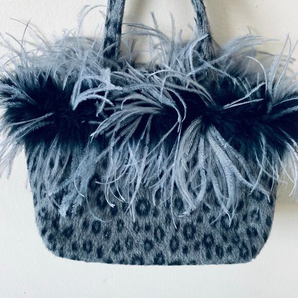 Snow Leopard Fur Print with Ostrich Feather Women's Small Purse - Picture 3 of 6